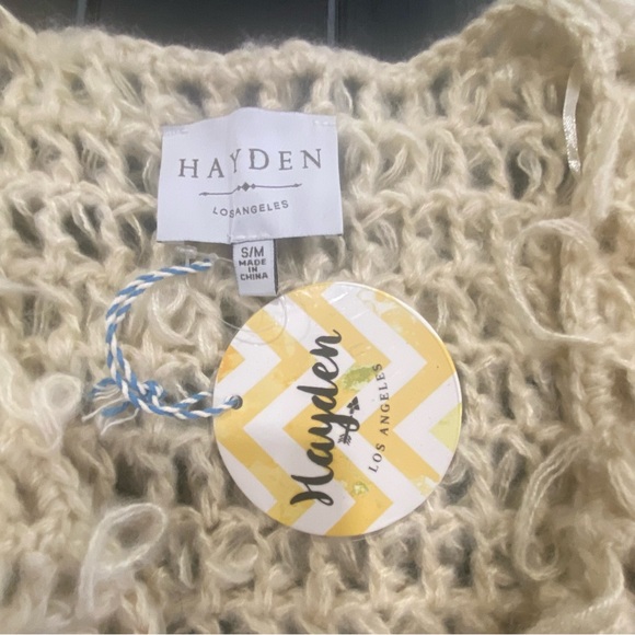 NWT Hayden Los Angeles Shaggy Ivory Red Sweater Relaxed Fit Size S/M Color Block - Picture 4 of 7